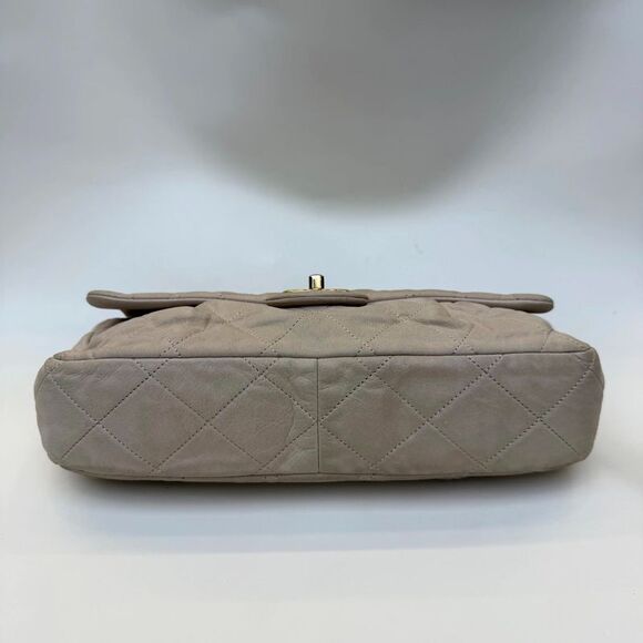 Chanel Women Pre-Loved Bag Very Good Condition - Picture 9 of 9